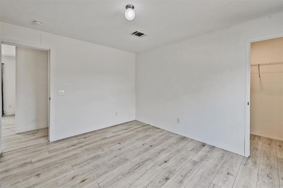 Spacious, unfurnished interior of a new home in , North Fort Myers (Image 30).