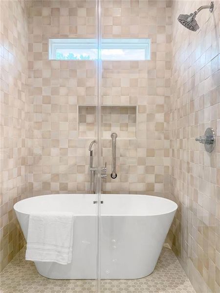 Furnished interior view inside a new home in , Atlanta (Image 33).