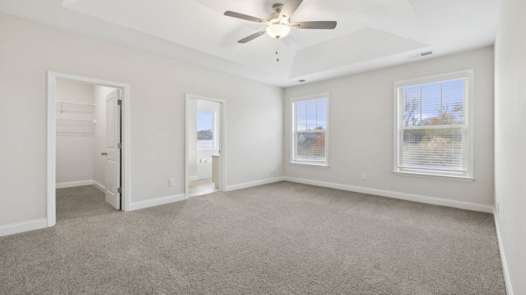 Spacious, unfurnished interior of a new home in Edgewood Estates, Piedmont (Image 25).