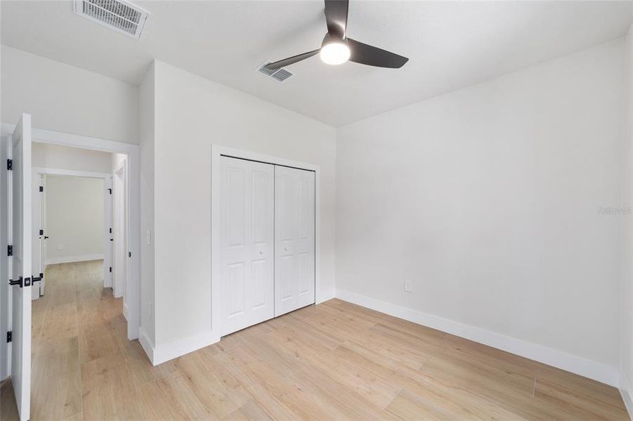 Spacious, unfurnished interior of a new home in , Ocala (Image 38).
