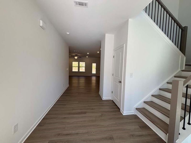Spacious, unfurnished interior of a new home in Creekside, Dawsonville (Image 37).
