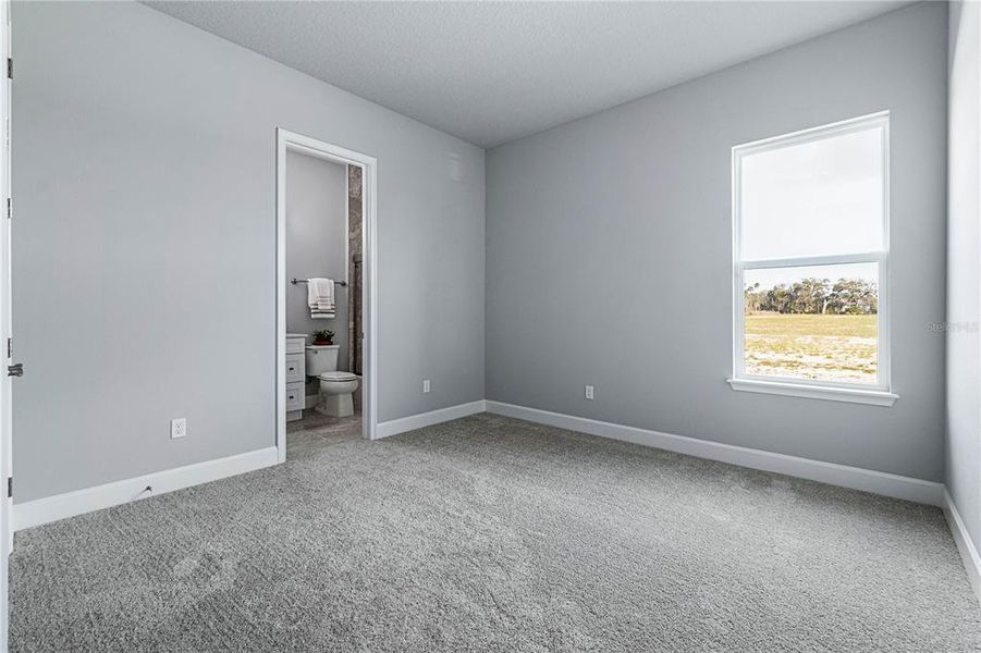 Bedroom 2 w/Ensuite Bathroom & Window Bedroom 2 w/Ensuite Bathroom & Window