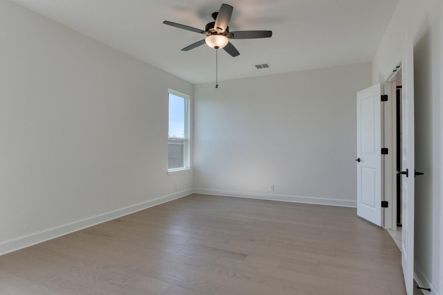 Representative unfurnished interior of a home built from the Nathaniel by Ashton Woods in Megan's Landing 70's, Castroville (Image 32).