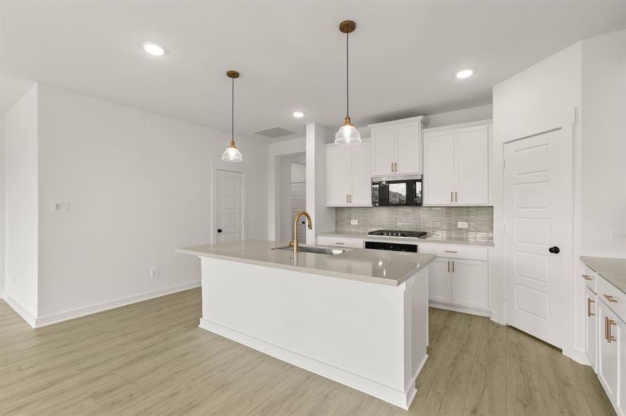 816 Alderwood-Kitchen-3