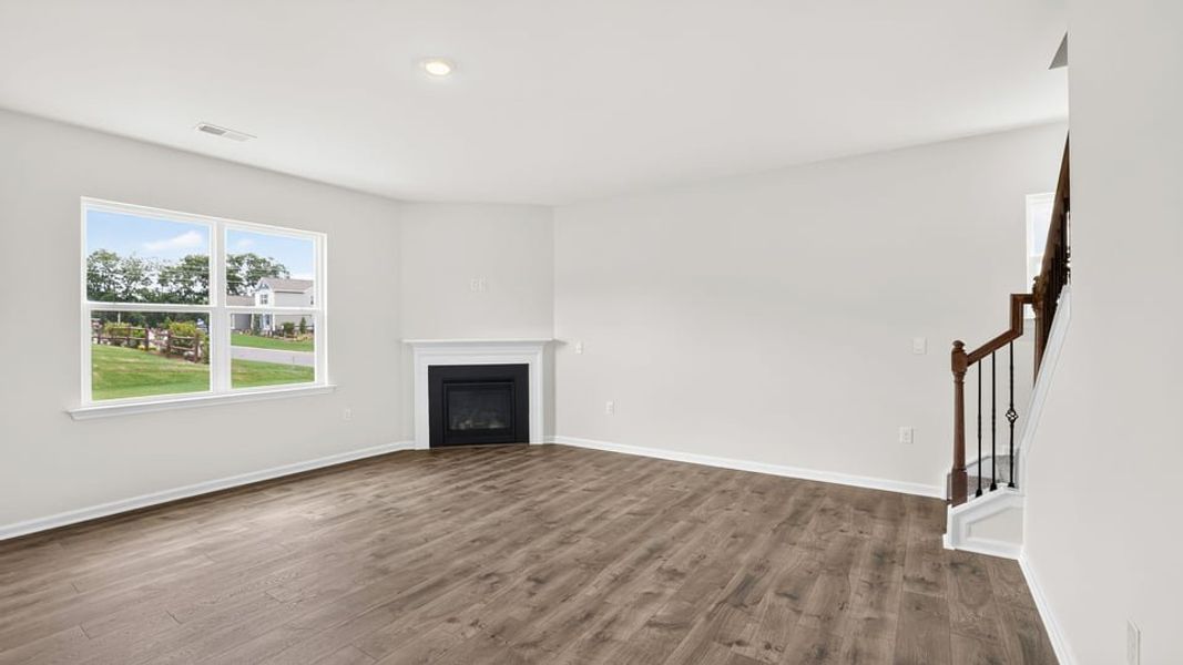 Spacious, unfurnished interior of a new home in Woodglen, Piedmont (Image 18).