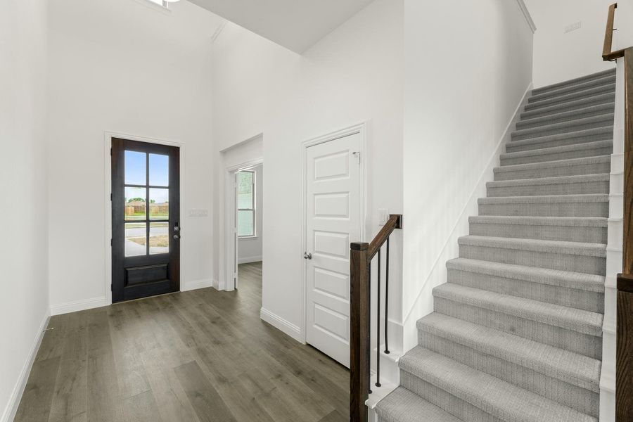 Spacious, unfurnished interior of a new home in Park Trails, Forney (Image 19).