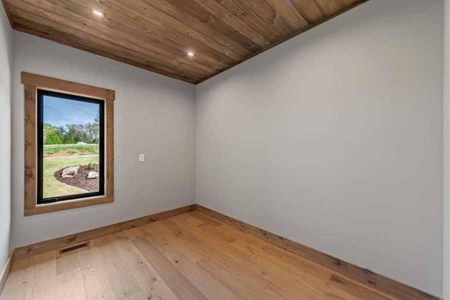Spacious, unfurnished interior of a new home in , Blue Ridge (Image 26).