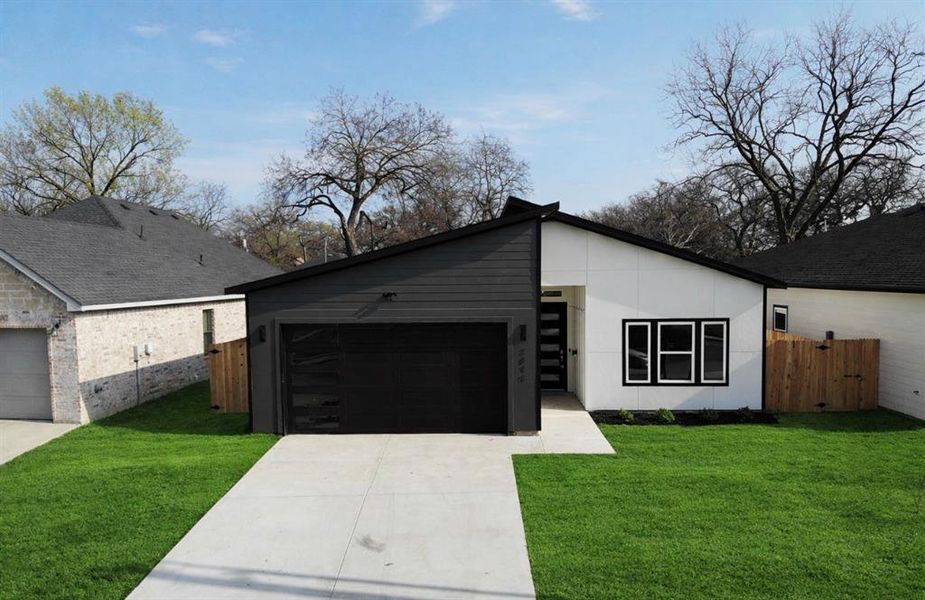 Grass color has been enhanced in this image. Grass color has been enhanced in this image.