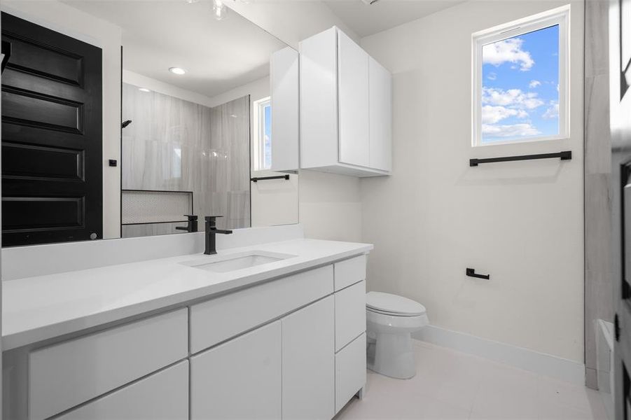 Furnished interior view inside a new home in , Dallas (Image 5).