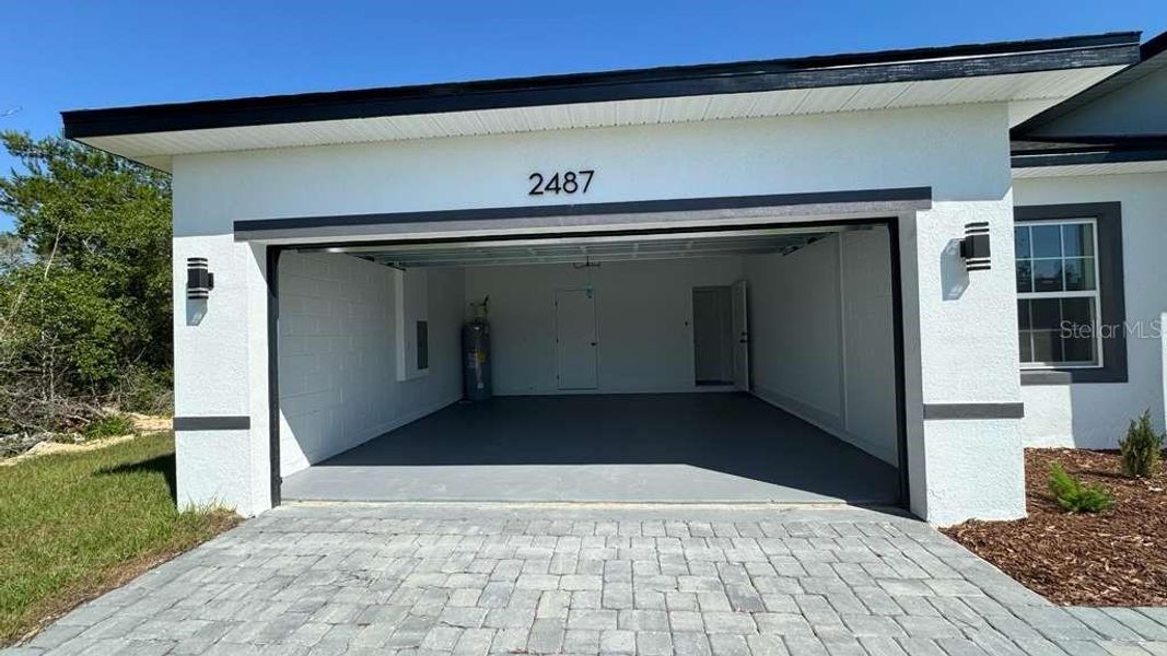Exterior details and patio area of a home in , Ocala (Image 18).