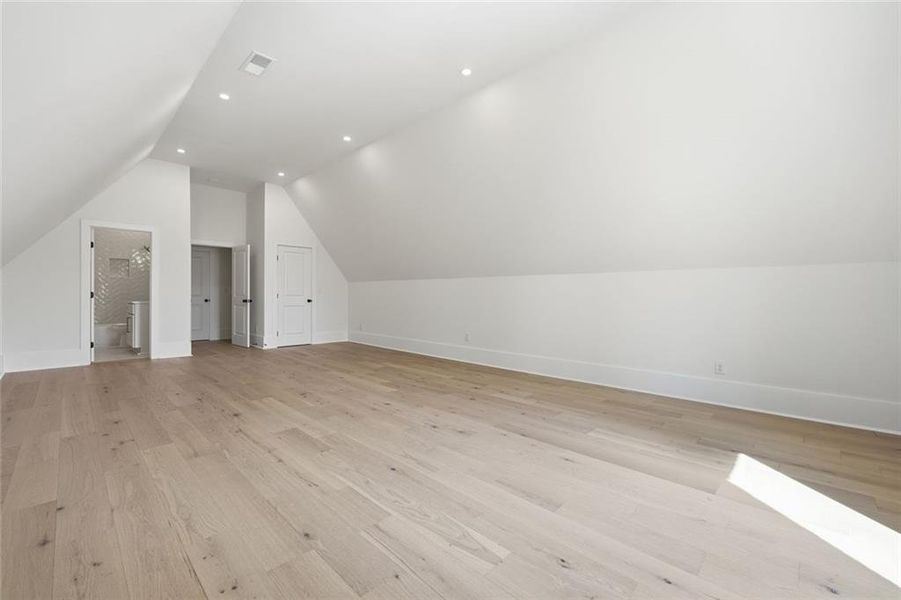 Spacious, unfurnished interior of a new home in , Clermont (Image 38). Spacious, unfurnished interior of a new home in , Clermont (Image 38).