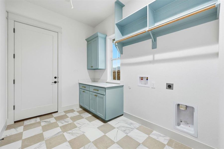 Furnished interior view inside a new home in , Midlothian (Image 6).