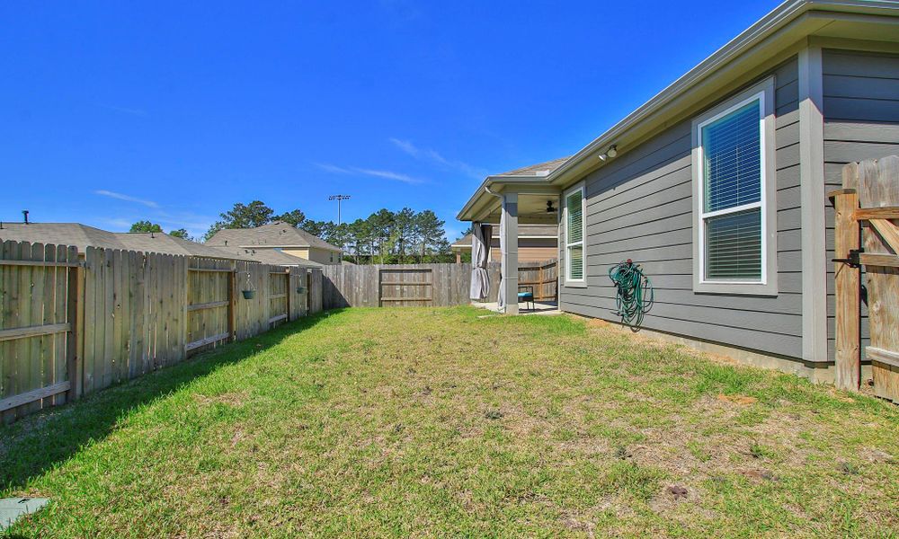 Exterior details and patio area of a home in , Magnolia (Image 23).