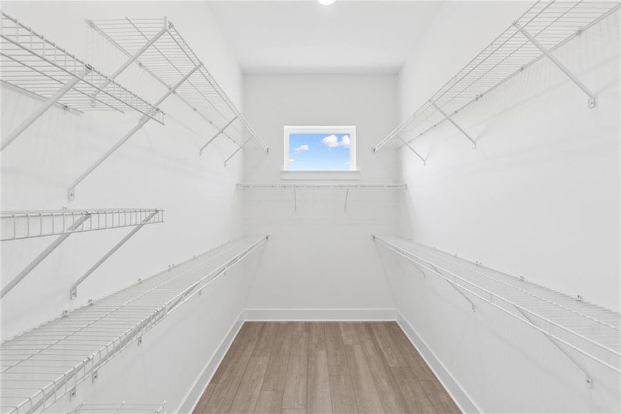 Spacious, unfurnished interior of a new home in , Gainesville (Image 15).