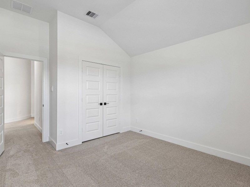 Spacious, unfurnished interior of a new home in Kingdom Heights, Rosenberg (Image 22).