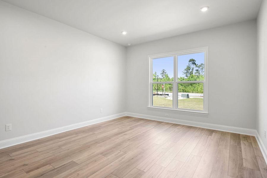 Spacious, unfurnished interior of a new home in Heartwood, Richmond Hill (Image 37).
