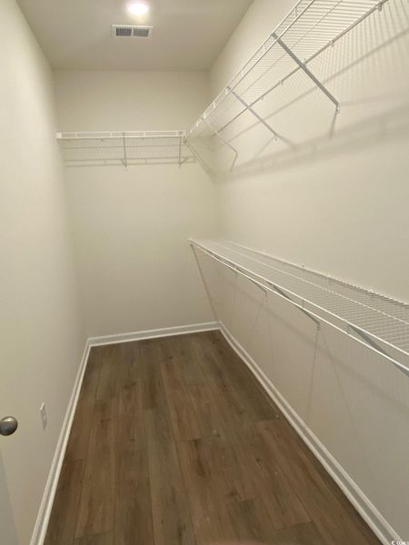 Spacious, unfurnished interior of a new home in Oak Hollow, Longs (Image 12).