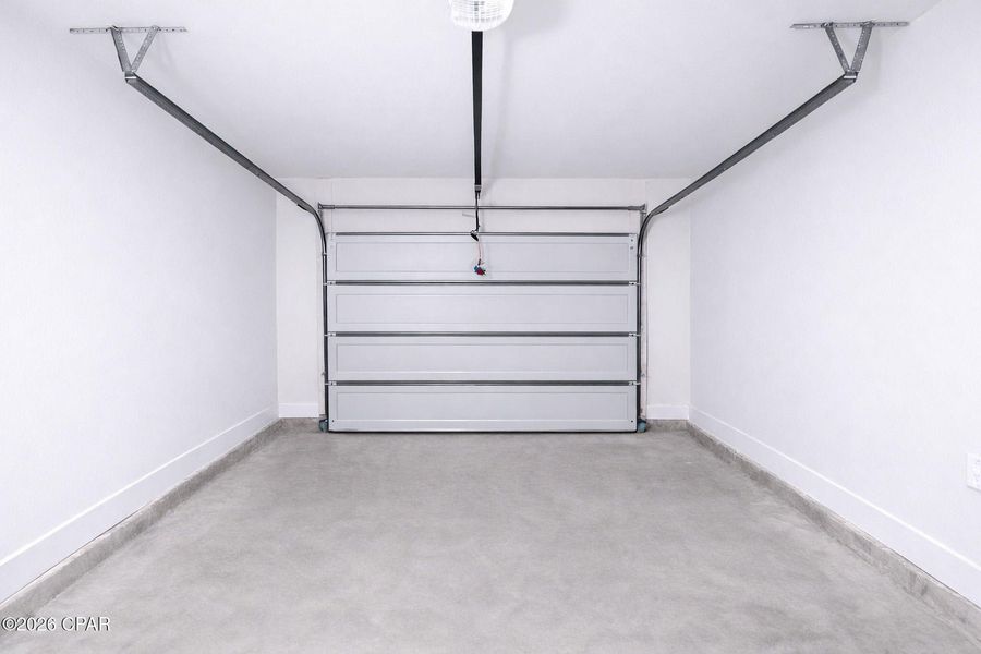 Spacious, unfurnished interior of a new home in Fox Glenn, Panama City (Image 25).