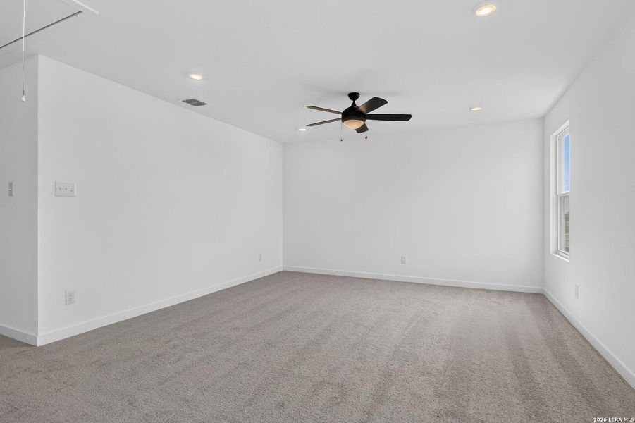 Spacious, unfurnished interior of a new home in Cordova Trails, Seguin (Image 19).