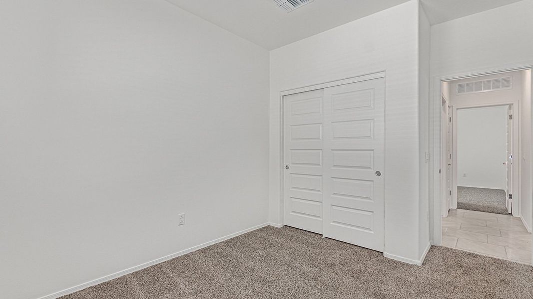 Spacious, unfurnished interior of a new home in Barnett Village, Marana (Image 33).