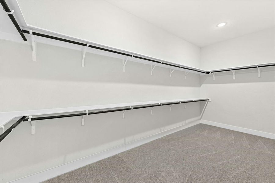 Spacious, unfurnished interior of a new home in Santa Rita Ranch, Liberty Hill (Image 30).