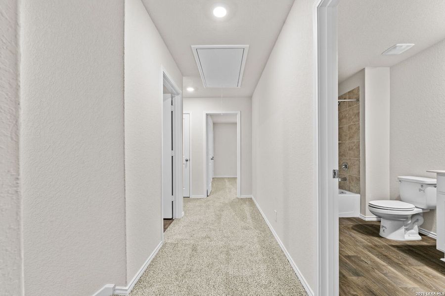 Spacious, unfurnished interior of a new home in Redbird Ranch, San Antonio (Image 18).