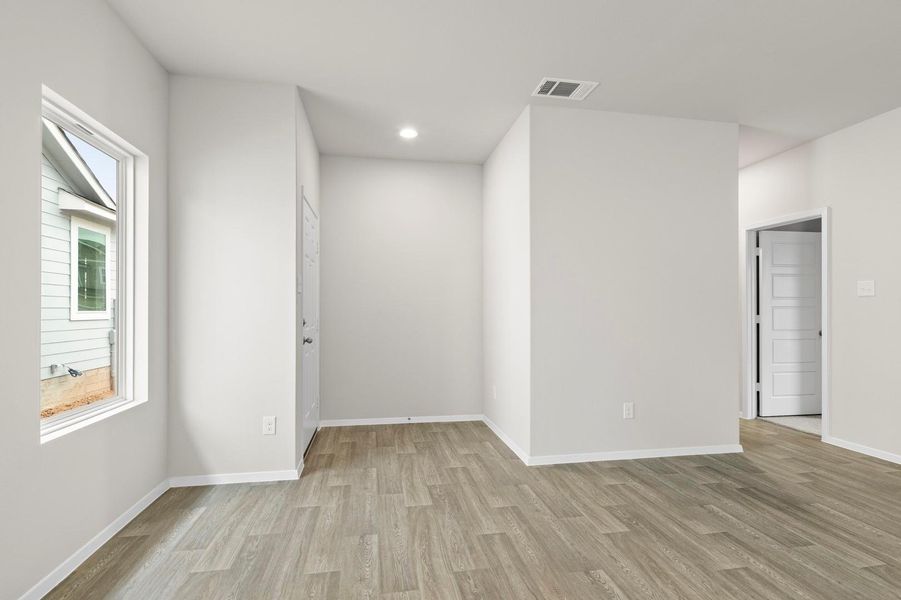 Spacious, unfurnished interior of a new home in Hymeadow, Maxwell (Image 20).