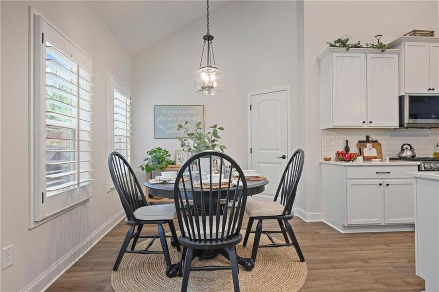 Furnished interior view inside a new home in , Dallas (Image 12).