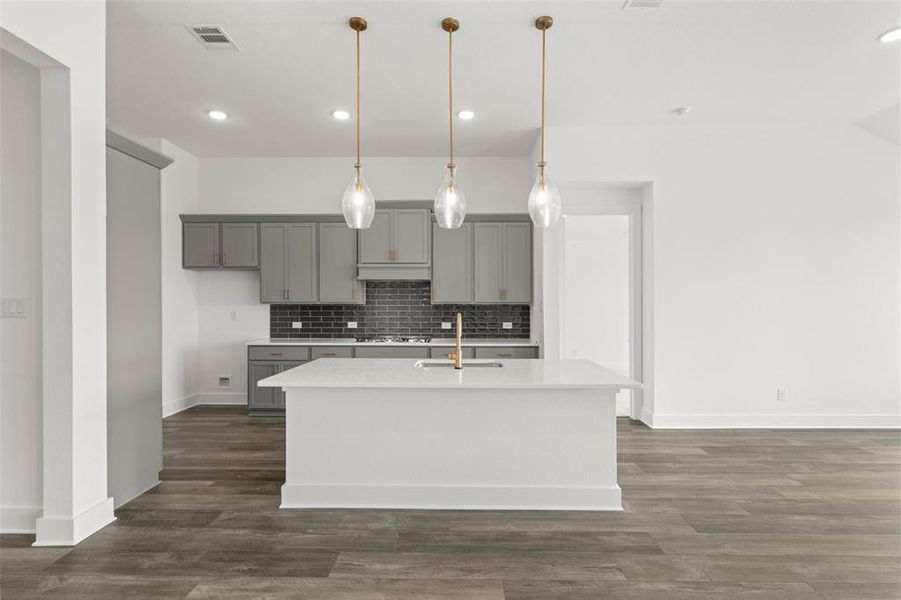 7121 Dragonfly Lane 7121 Dragonfly Lane