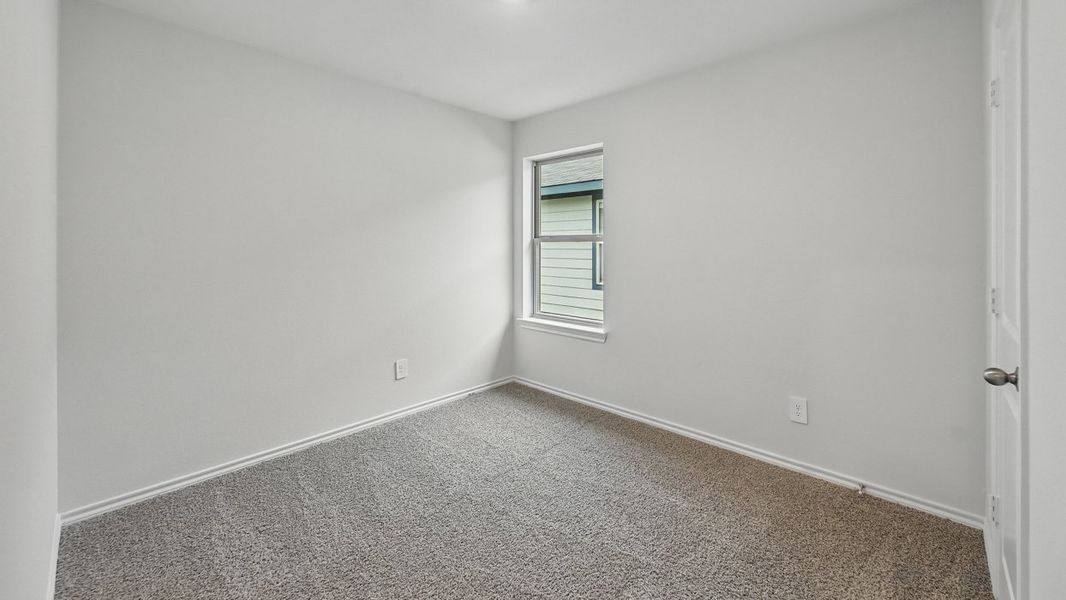 Spacious, unfurnished interior of a new home in Oak Valley Estates, Bullard (Image 20).