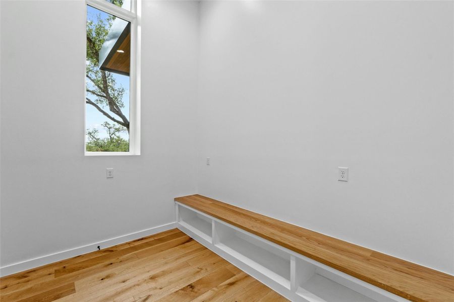 MUD room off the garage entry. 7'10"x10'1"