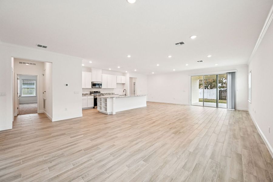 Spacious, unfurnished interior of a new home in Port St. Lucie, Port St. Lucie (Image 22).