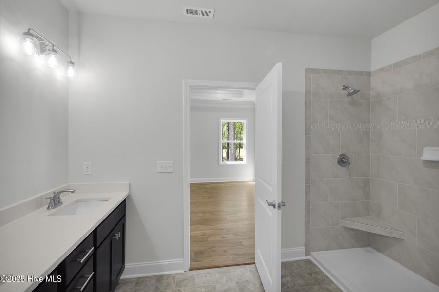 Furnished interior view inside a new home in Fairfield Harbour, New Bern (Image 10).