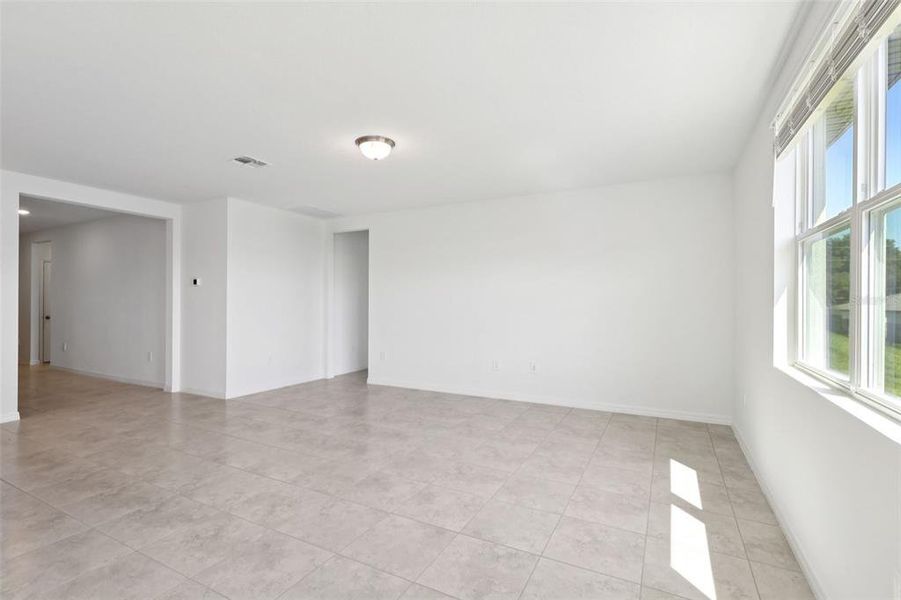 Spacious, unfurnished interior of a new home in Deer Run at Crosswinds, Davenport (Image 15).