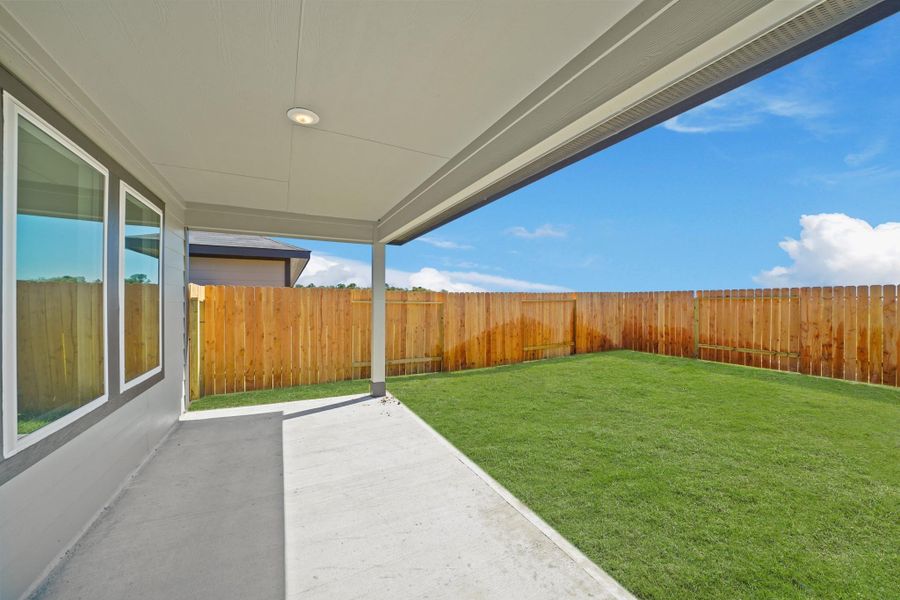 Exterior details and patio area of a home in Medina, Dayton (Image 6).
