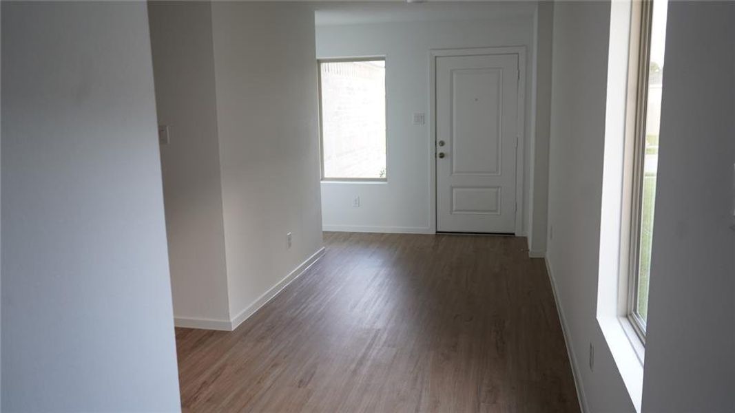 Spacious, unfurnished interior of a new home in Flagstone, Humble (Image 20).