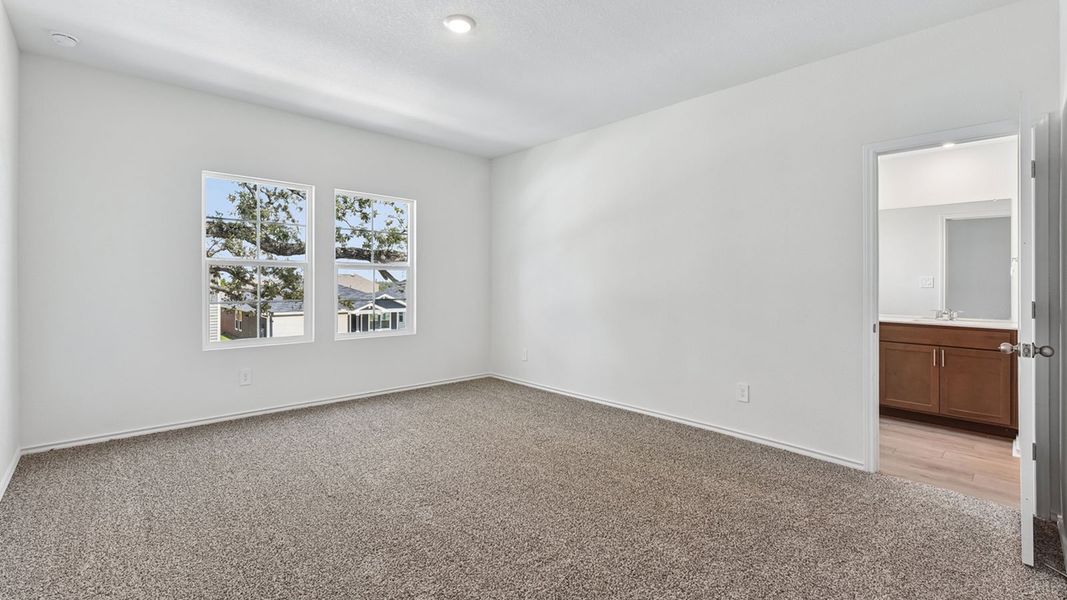 Spacious, unfurnished interior of a new home in Valverde, Bastrop (Image 25).