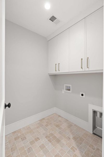 Spacious, unfurnished interior of a new home in , Isle Of Palms (Image 49). Spacious, unfurnished interior of a new home in , Isle Of Palms (Image 49).