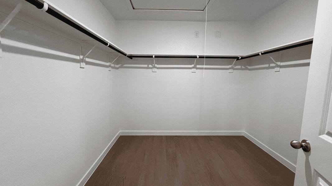 Spacious, unfurnished interior of a new home in Saratoga Crossing, Corpus Christi (Image 15).