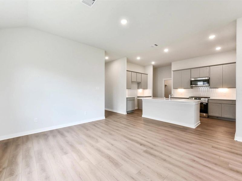 Spacious, unfurnished interior of a new home in Sierra Vista, Rosharon (Image 26). Spacious, unfurnished interior of a new home in Sierra Vista, Rosharon (Image 26).