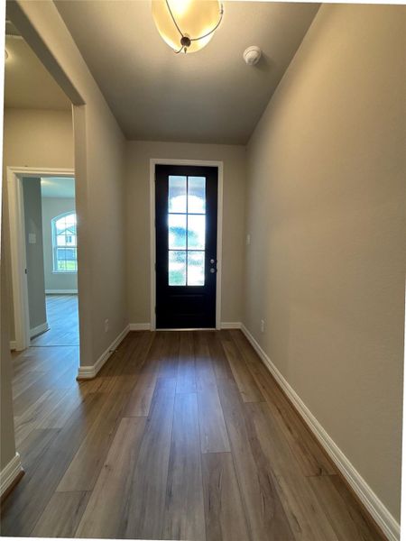 Spacious, unfurnished interior of a new home in Sunterra, Katy (Image 30).