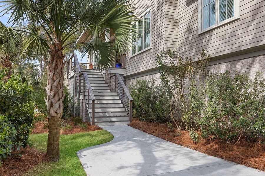 Exterior details and patio area of a home in , Kiawah Island (Image 4).