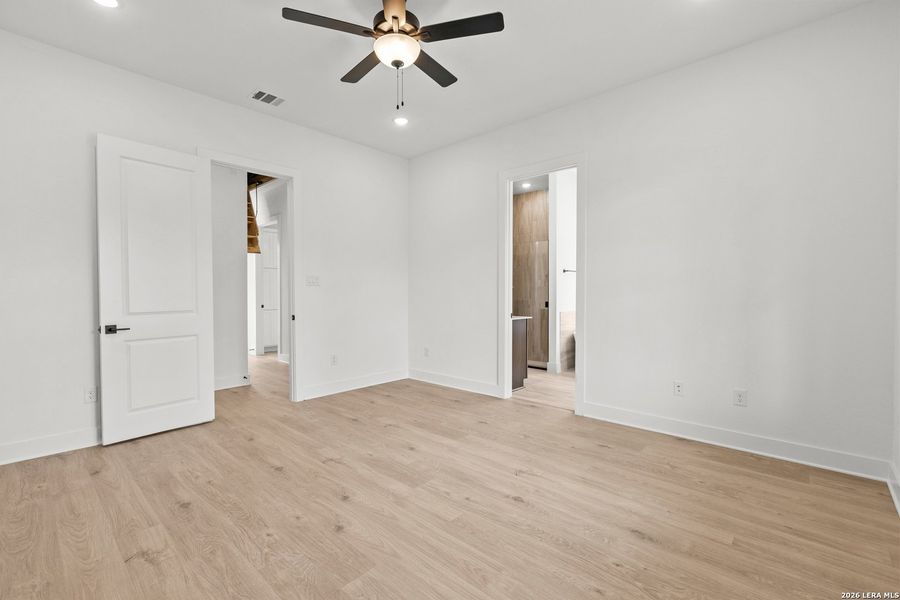 Spacious, unfurnished interior of a new home in , La Vernia (Image 26). Spacious, unfurnished interior of a new home in , La Vernia (Image 26).
