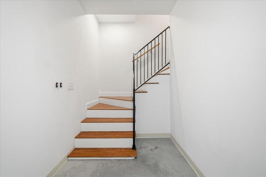 Spacious, unfurnished interior of a new home in , North Charleston (Image 39).