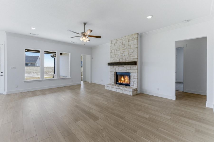Spacious, unfurnished interior of a new home in Eagle Ridge Estates, Weatherford (Image 16).