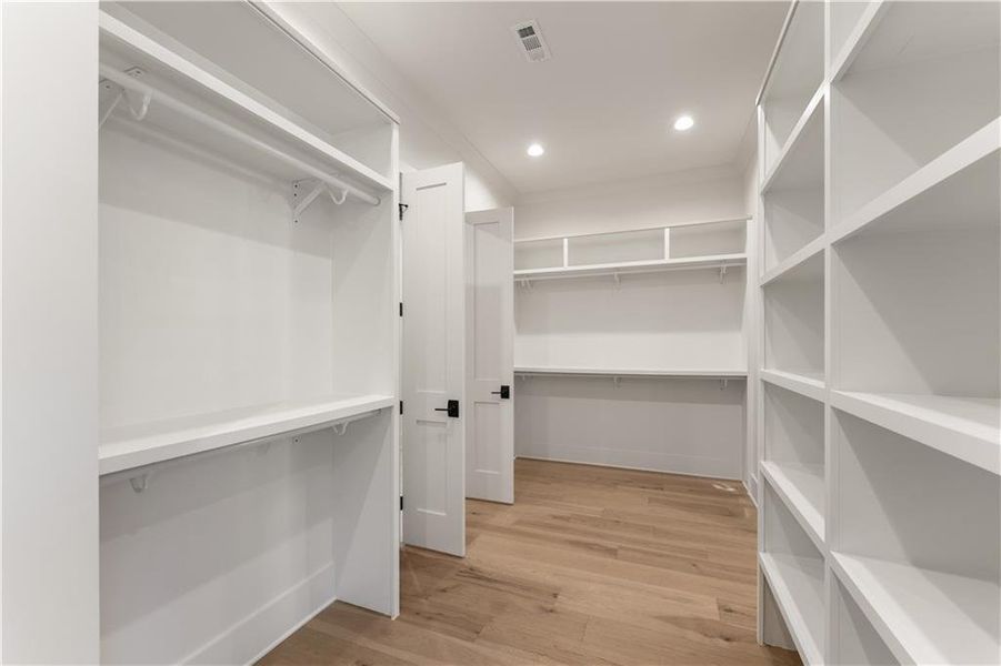 Spacious, unfurnished interior of a new home in , Dahlonega (Image 55).
