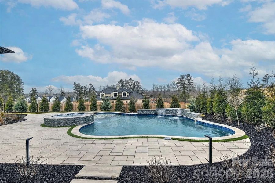 Community amenities in , Weddington (Image 41). Community amenities in , Weddington (Image 41).