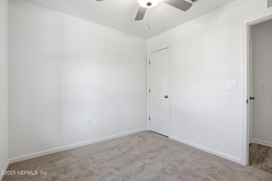 Spacious, unfurnished interior of a new home in , Jacksonville (Image 17).