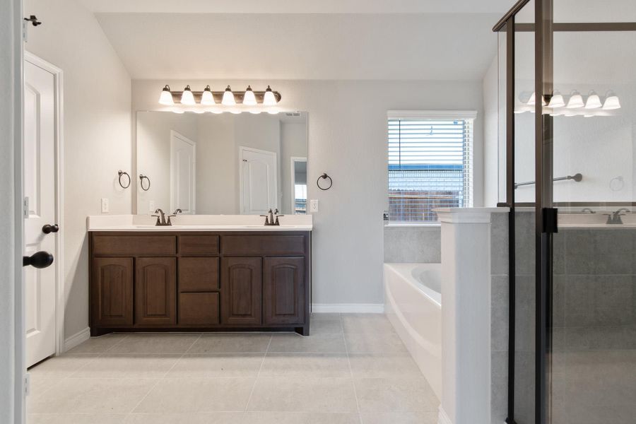 Primary Bathroom | Concept 1503 at Chisholm Hills in Cleburne, TX by Landsea Homes