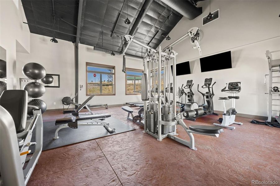 Community amenities in , Parker (Image 38).